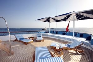 Sun Deck Lounge