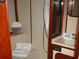 En-Suite Guest Bathroom