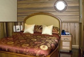 Starboard Queen Stateroom