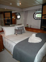 Guest cabin as queen