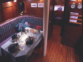 Salon dining