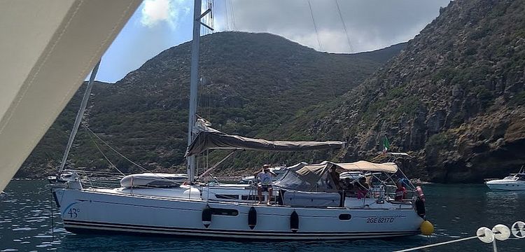 Yacht anchorage in Cala Della Mortola