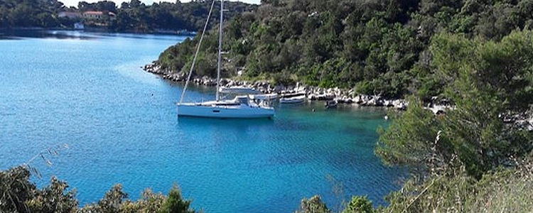 Yachts in Pomena Bay