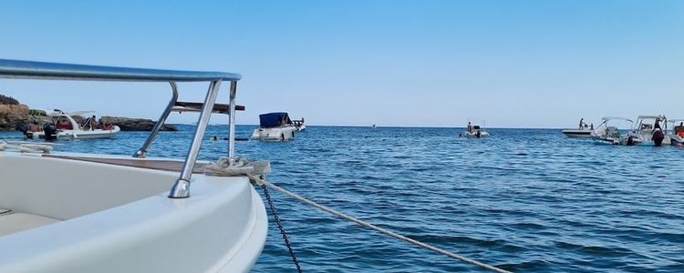 Yacht anchorage in Pesciolino Bay