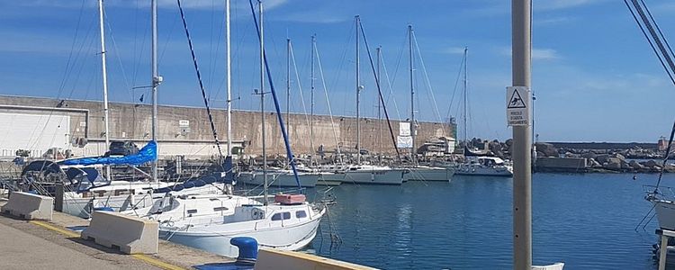 Yacht Mooring in Marina Circolo Nautico Vasto