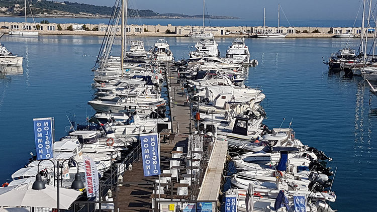 Yacht marina Vieste Ormeggi di Cariglia Giampietro